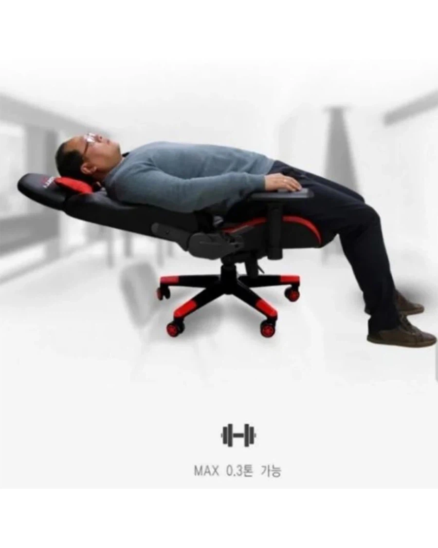Korean community post, image 5: Next model flexes even harder — same guy, same pose, now rated for 0.3 tons.
